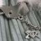 Наручники металеві Adrien Lastic Handcuffs White з білим пухнастим оздобленням